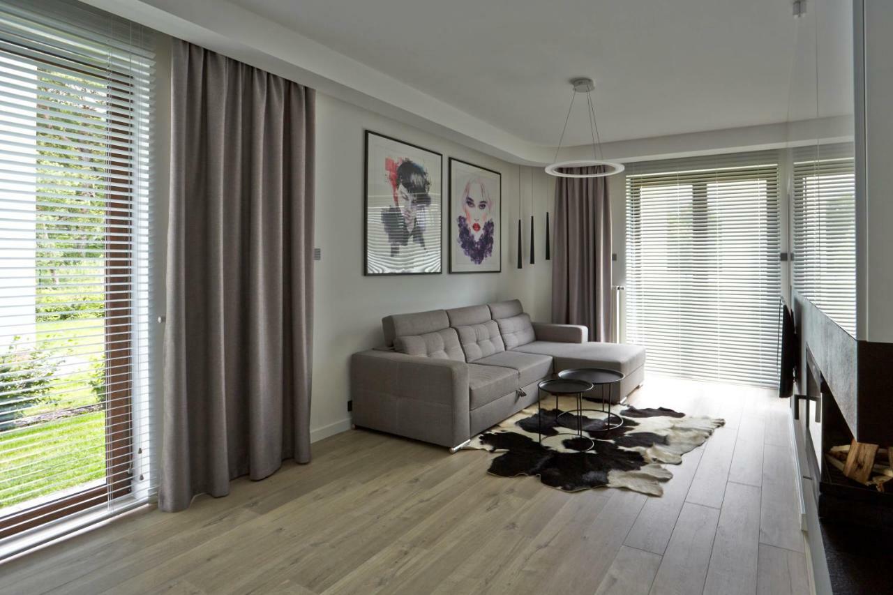 Apartament Baltica Z Ogrodkiem - W Ustronnym Miejscu Tuz Przy Plazy Rogowo  Exterior photo