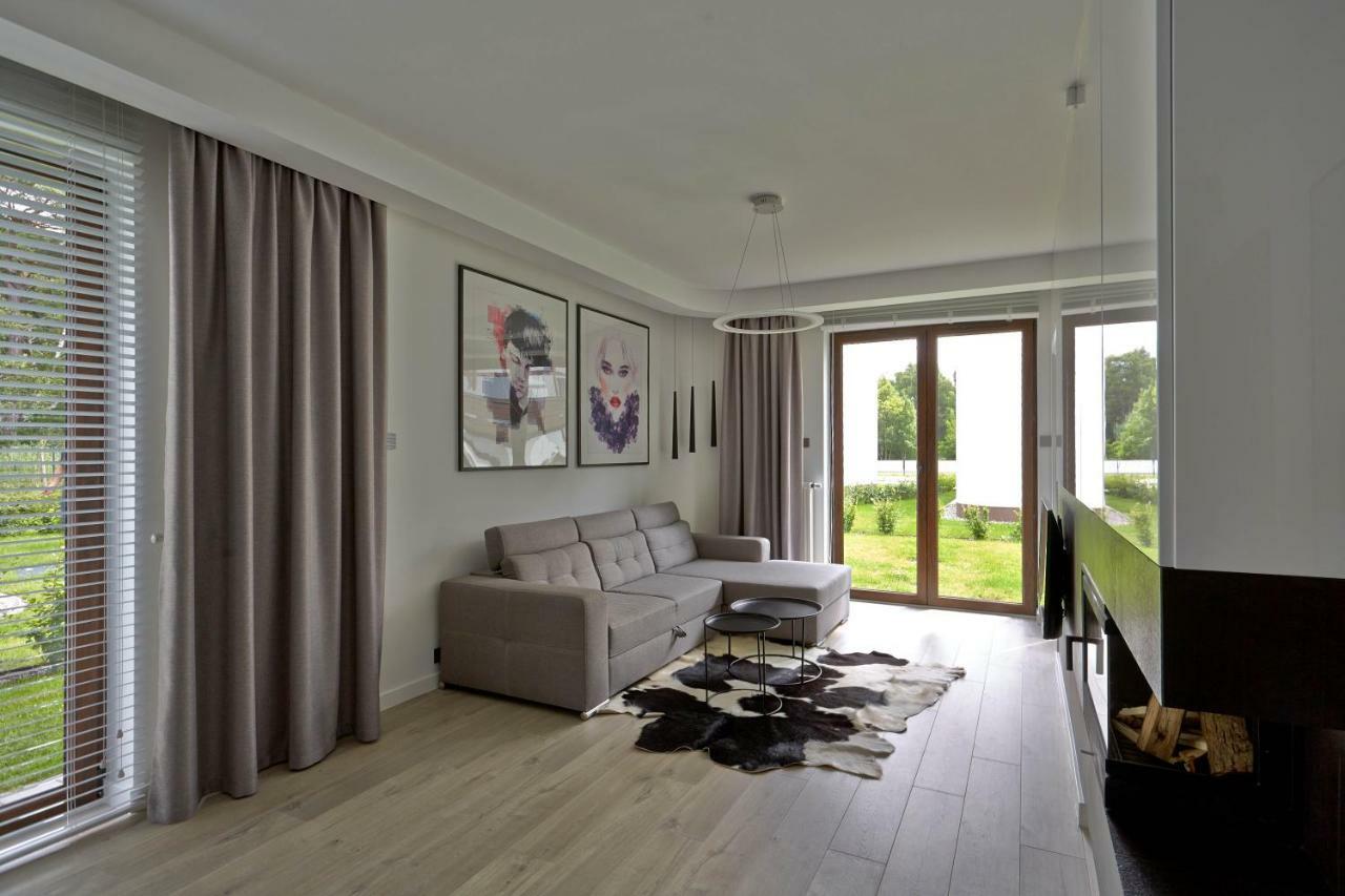 Apartament Baltica Z Ogrodkiem - W Ustronnym Miejscu Tuz Przy Plazy Rogowo  Exterior photo
