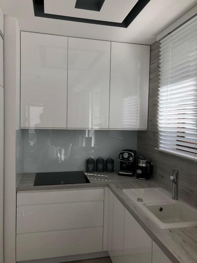 Apartament Baltica Z Ogrodkiem - W Ustronnym Miejscu Tuz Przy Plazy Rogowo  Exterior photo